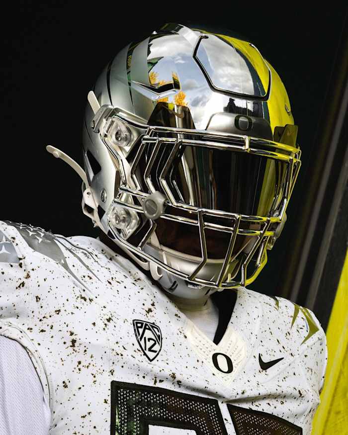 Oregon vs. ASU Uniforms 2